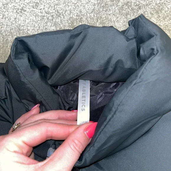 Fabletics Cropped Puffer - Picture 4 of 5